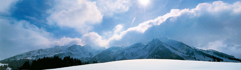 雪山雪景banner创意设计psd设计背景_88icon https://88icon.com 天空 山峰 积雪 色彩 路 海报banner 其他