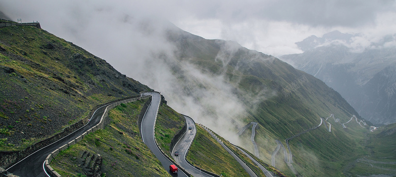 高山山路雾气bannerjpg设计背景_88icon https://88icon.com 山路蜿蜒 摄影 海报banner 风景 高山山路雾气风景摄影