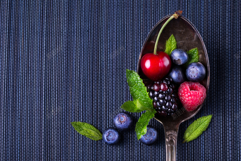 食物水果蓝莓樱桃蔓越莓纹理背景jpg设计背景_88icon https://88icon.com 食物 水果 蓝莓 樱桃 蔓越莓 纹理 纺织布 深蓝色 质感