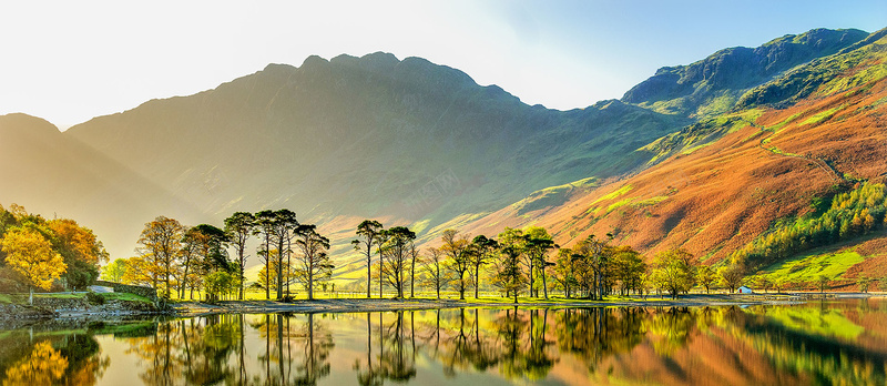 五彩秋季山脉背景背景