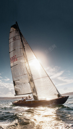 大海里的帆船大海里的帆船H5背景高清图片
