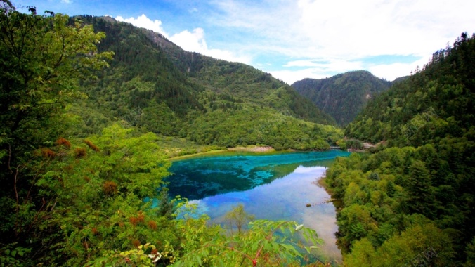 山峰树木远景天空75背景