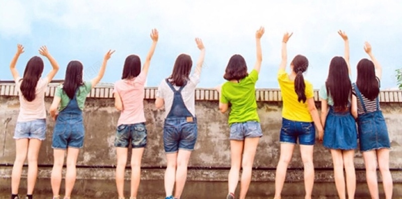 那些年毕业季女孩背影H5背景jpg设计背景_88icon https://88icon.com 背影 毕业季 蓝色 长发背影 文艺 那些年 H5背景 H5 h5 小清新 简约