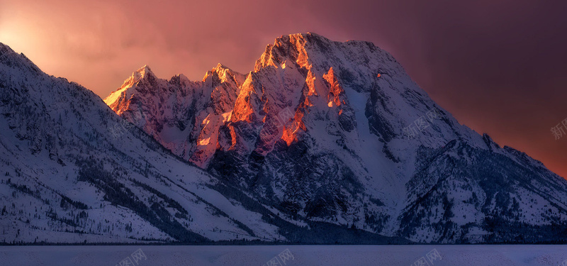 黄昏雪山背景图背景