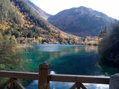 九寨沟湖面景色摄影图片