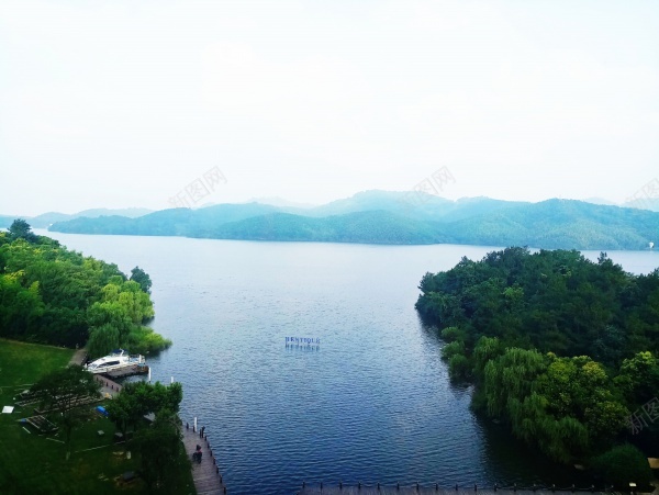 天目湖风景jpg_88icon https://88icon.com 岸边 树木 湖水 灯光 远山 风景