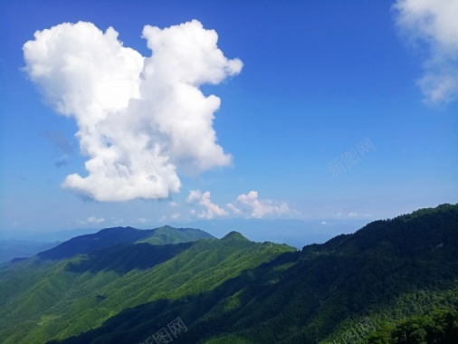 青山蓝天白云摄影图片