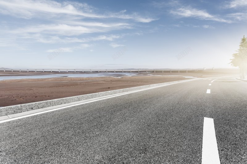 路面背景天空云彩jpg设计背景_88icon https://88icon.com 云彩 天空 路面背景