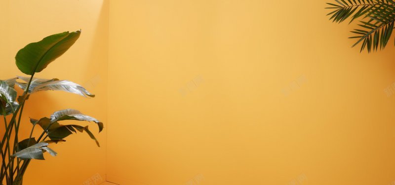 金色三角形高端大气全屏海报banne背景