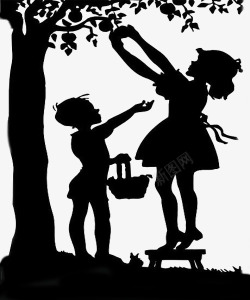 树下摘果实的小男孩和小女孩剪影素材