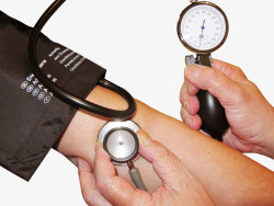 正在测量血压的人素材