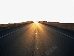道路断面夕阳下的山地马路高清图片