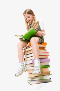 坐书上看书教育看书的小女孩高清图片