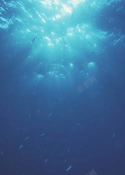 深蓝色海水海高清图片