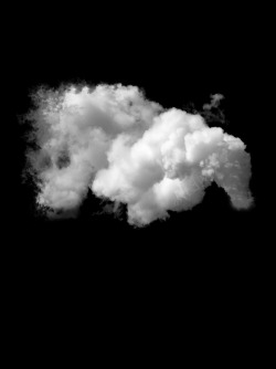 漂浮热气漂浮飘散的白色烟柱烟雾的高清图片
