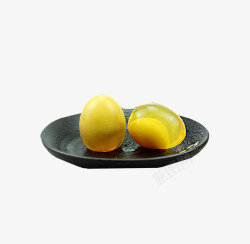 两盘土鸭蛋黄色松花蛋高清图片