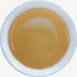 黄色茶汤生茶茶汤小杯高清图片