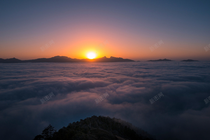 黄昏太阳落日日出景色天空png免抠素材_88icon https://88icon.com 云朵 天空 天空实拍 日出 日头 晨曦 景色 美色 落日