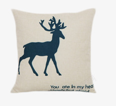 沙发座小鹿枕头高清图片