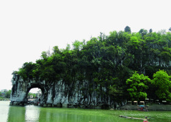 桂林象鼻山绿色山水景色高清图片