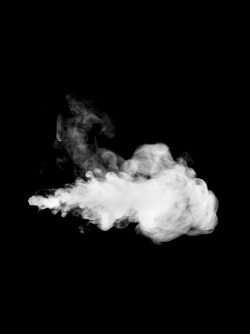走势漂浮飘散的白色云朵热气烟雾的高清图片