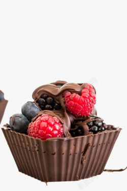 蓝莓酱侧面蓝莓巧克力蛋糕高清图片