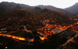 阑珊灯火阑珊的村落高清图片