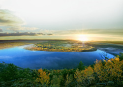河脉广角视觉自然风景高清图片