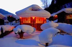 冬日街景傍晚的雪乡景色高清图片