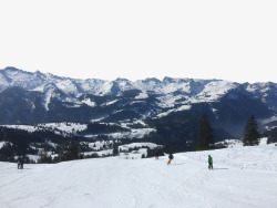 滑雪场风景山脚下的滑雪场高清图片