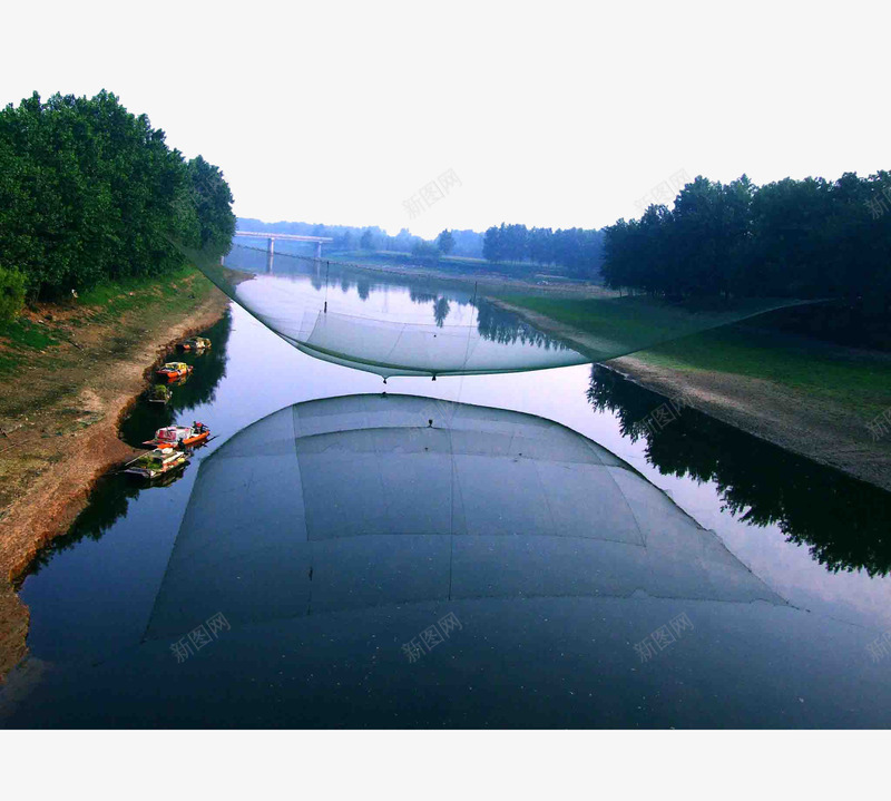河面上的大网png免抠素材_88icon https://88icon.com 城市 大网 树木 河堤 河流 渔网 自然风景 路面 道路