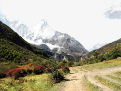 稻城三神山亚丁自然风景区高清图片