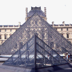 巴黎卢浮宫建筑二素材