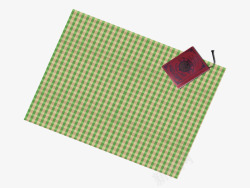 绿格子桌布和红本子素材