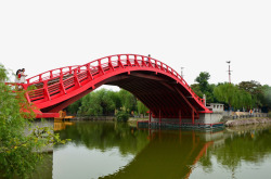 开封红色的桥梁素材