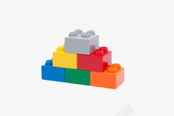 塑料积木玩具堆成三角形的塑料积木实物高清图片