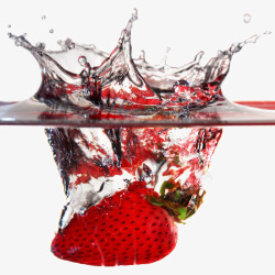 喷溅的水和草莓素材