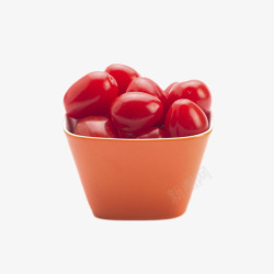 实物新鲜红色桶里的樱桃番茄素材