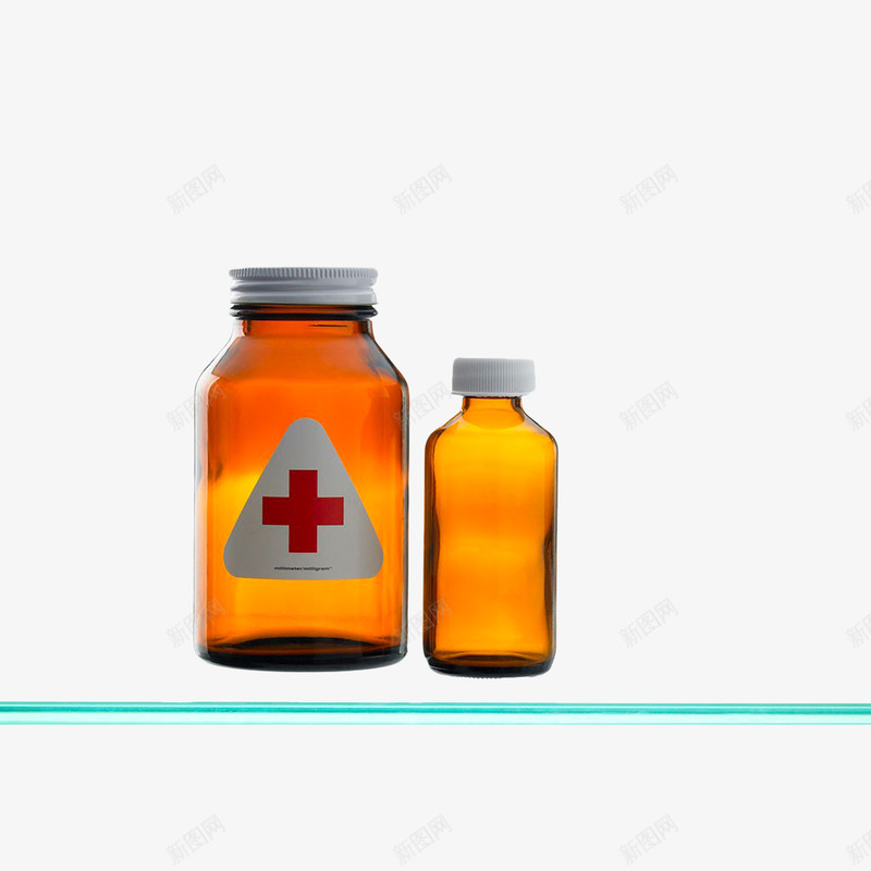 玻璃台上的医药瓶png免抠素材_88icon https://88icon.com 加号 医药瓶 手绘 玻璃台 白色加号 符号