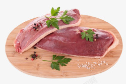 新鲜腌制的鸭胸肉素材