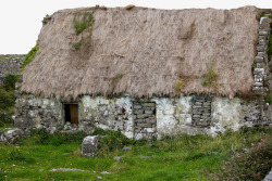 美丽小屋乡村茅草屋高清图片