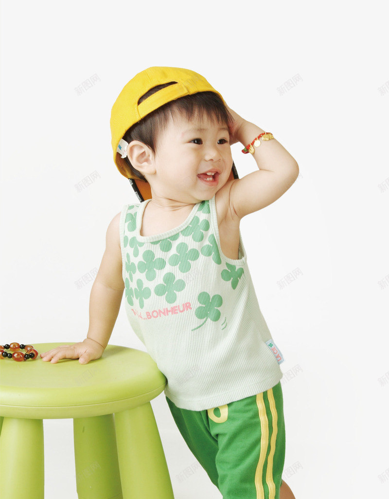 可爱树叶服饰小孩png免抠素材_88icon https://88icon.com 可爱 小孩 服饰 树叶 真人小孩